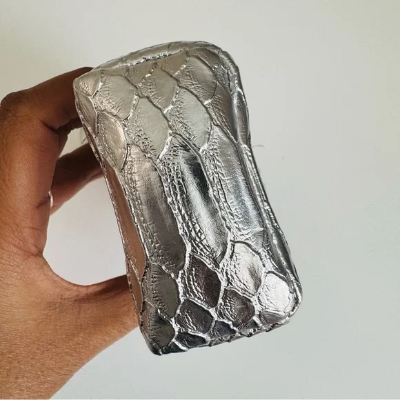 Victoria’s Secret Mini Backpack Bag Charm | Silver Snake Print | NWOT - Picture 6 of 7